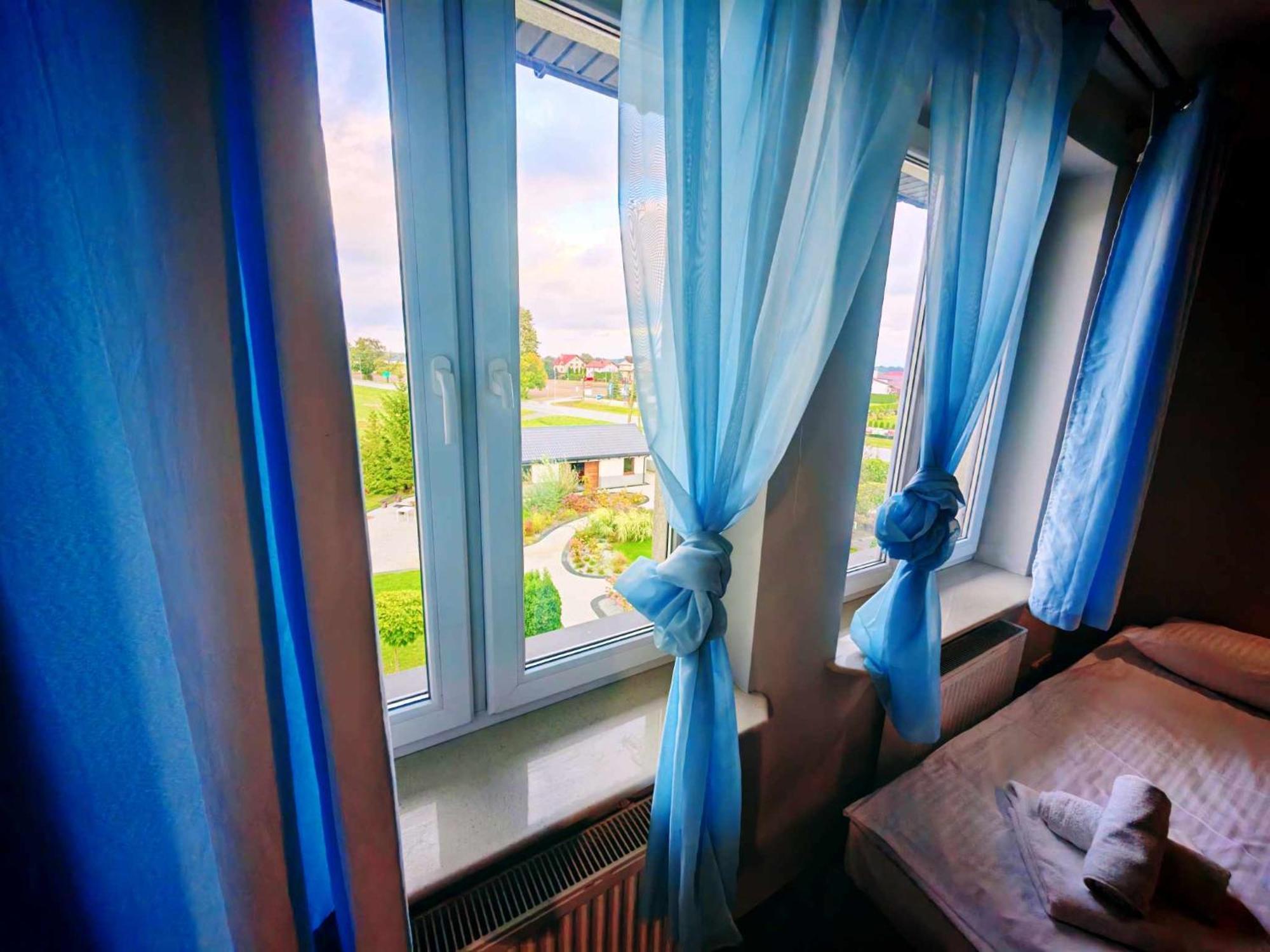 Maka I Magia Obiady Domowe Hotel Замбрув Экстерьер фото